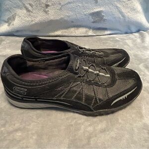 Skechers Relaxed Fit Memory Foam‎ Shoes Womens Size 9 Black Slip On Leather